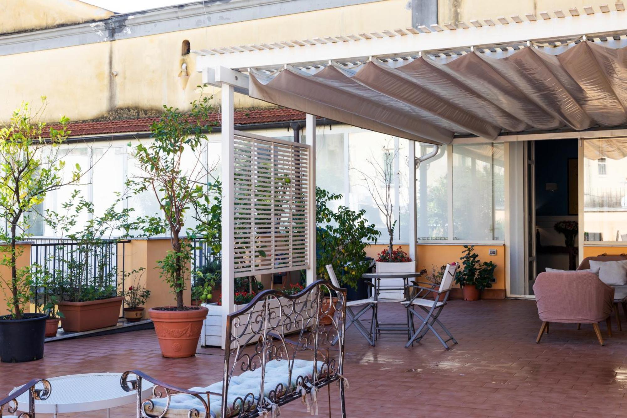 B&B Palazzo Mirelli Наполи Екстериор снимка