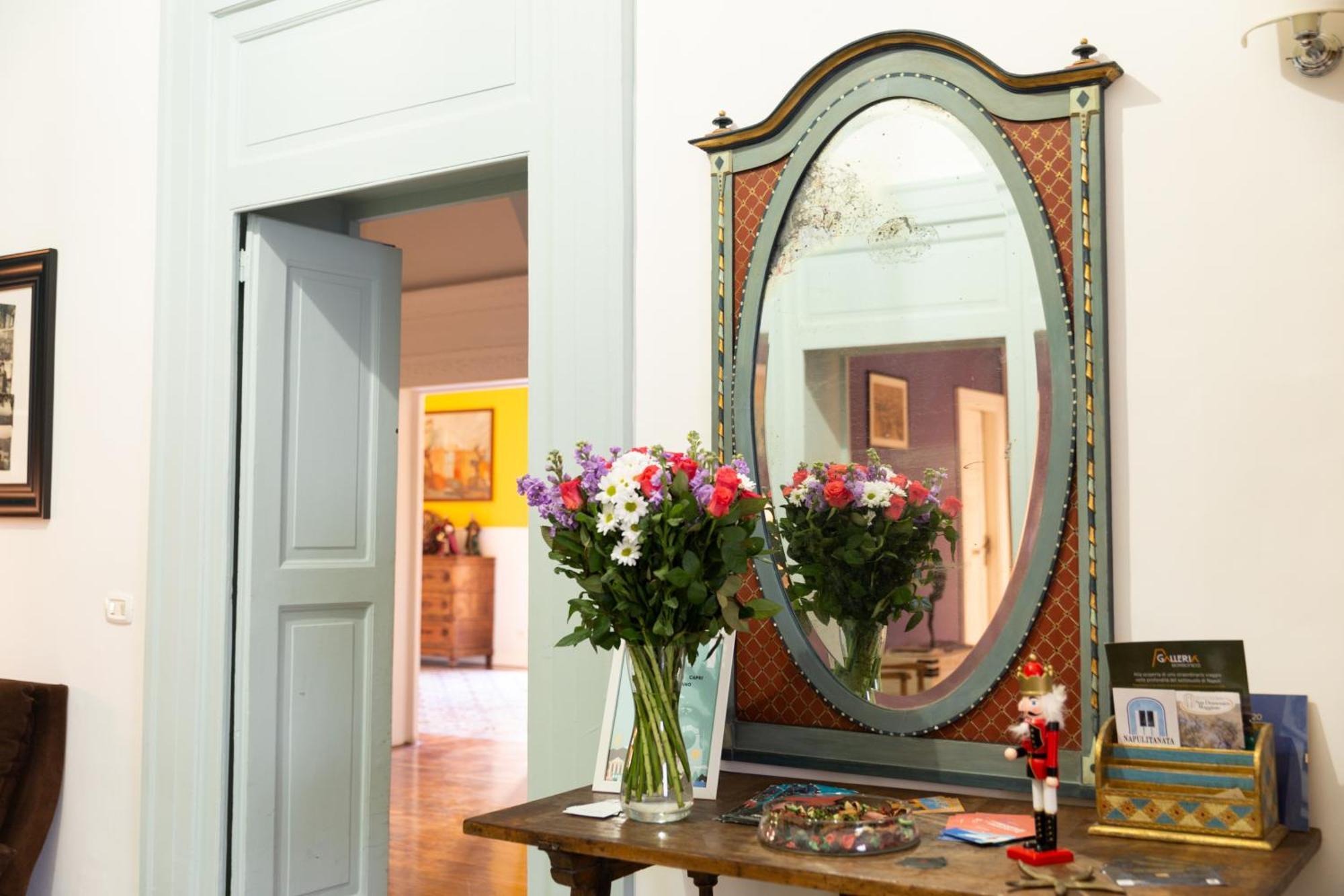 B&B Palazzo Mirelli Наполи Екстериор снимка