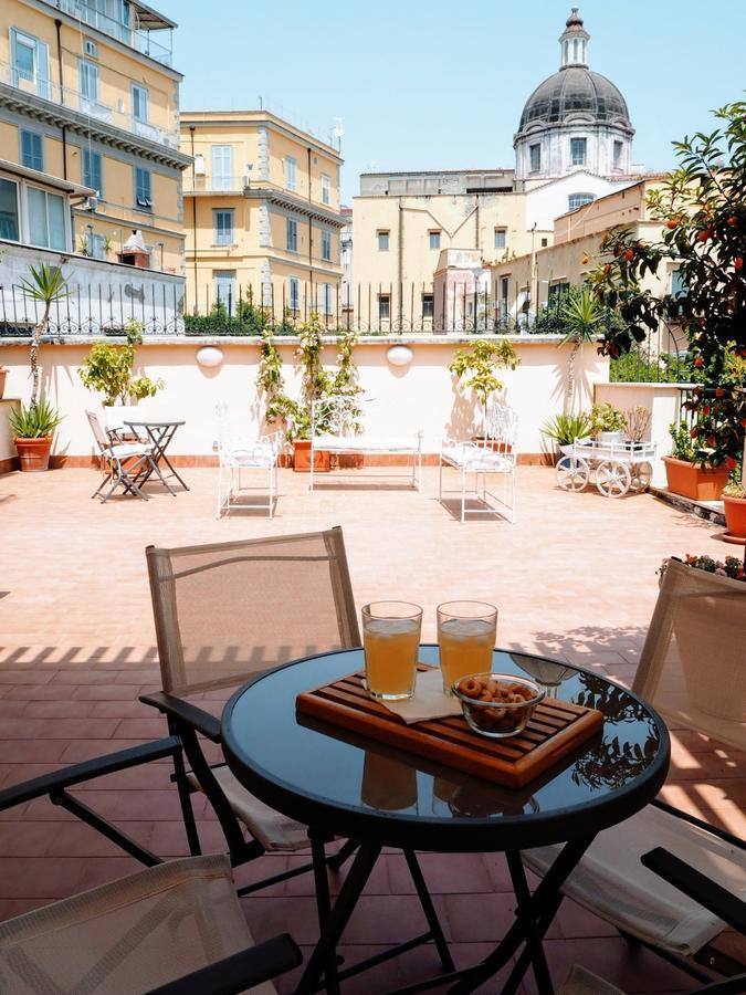 B&B Palazzo Mirelli Наполи Екстериор снимка